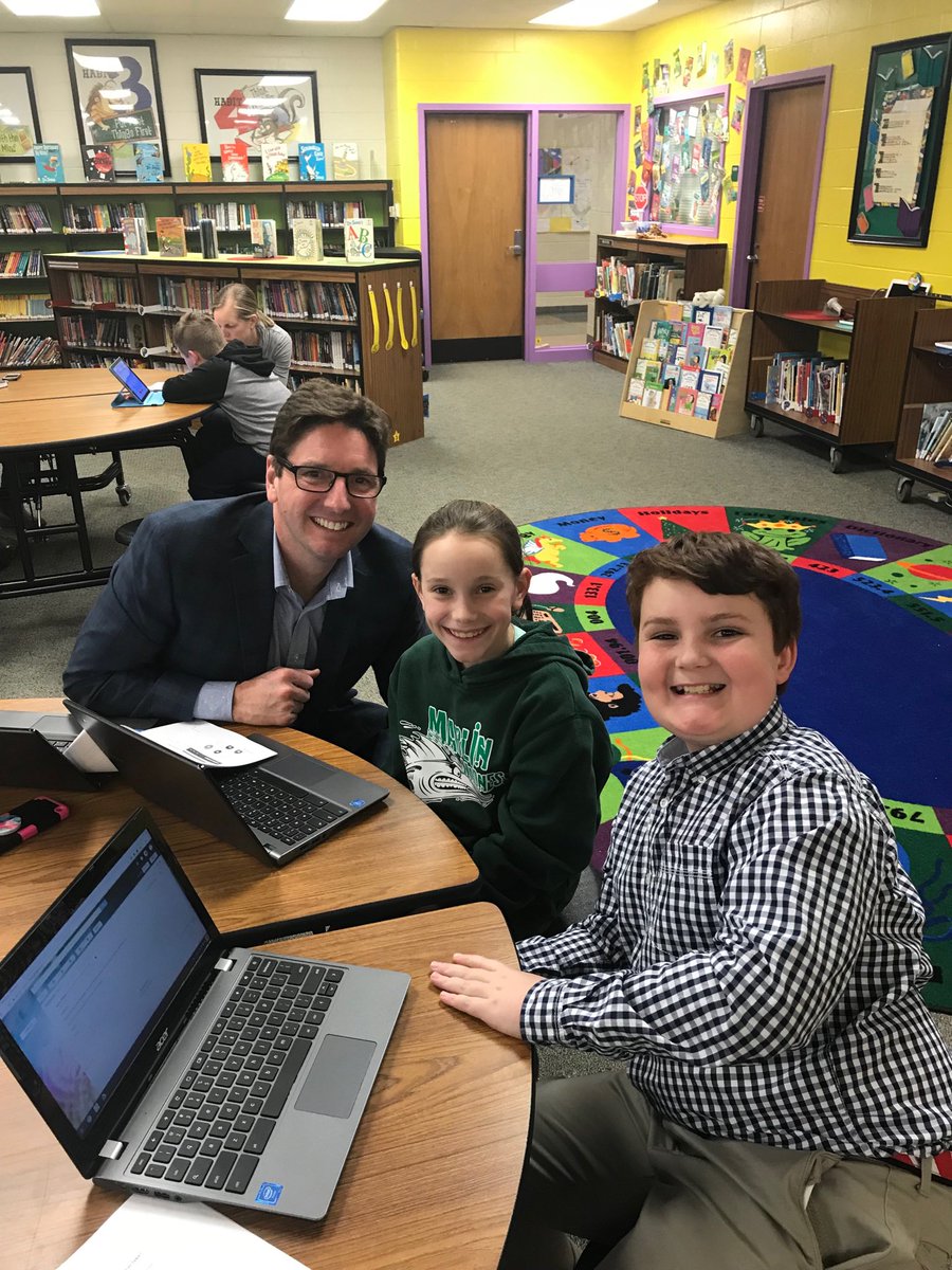 mrspalone10's tweet image. Amazing Parent U tonight at Deer Run! Special thanks to Jack our tech support and all of the families who came to join us. “Be Internet Awesome” was great! @dreDCSD