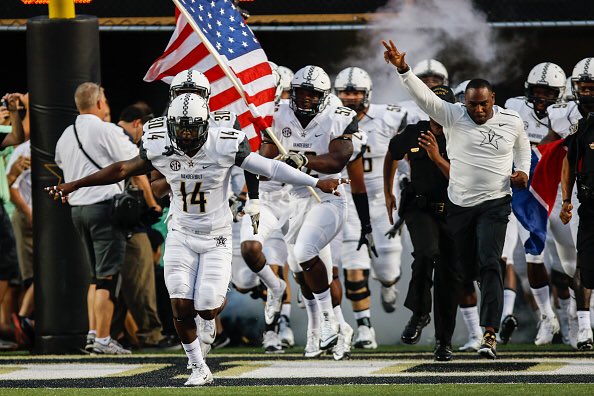 NaNaOsafo2's tweet photo. Blessed to say I have received an offer to play football for Vanderbilt University #GoCommodores https://t.co/R2SRBz4Ov3