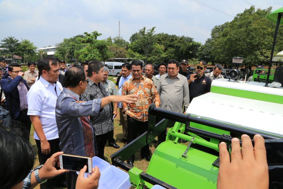 Politeknik Pembanguan Pertanian Serpong yang berorientasi sebagai pusat penyedia dan pusat pengembangan sains dan enjinering <a href="/Kemendikbud_RI/">Kemendikbud RI</a> <a href="/Kemenristek/">Kemenristek</a> yang unggul #KesejahteraanPetani #Kerja3ersama #PertanianModern