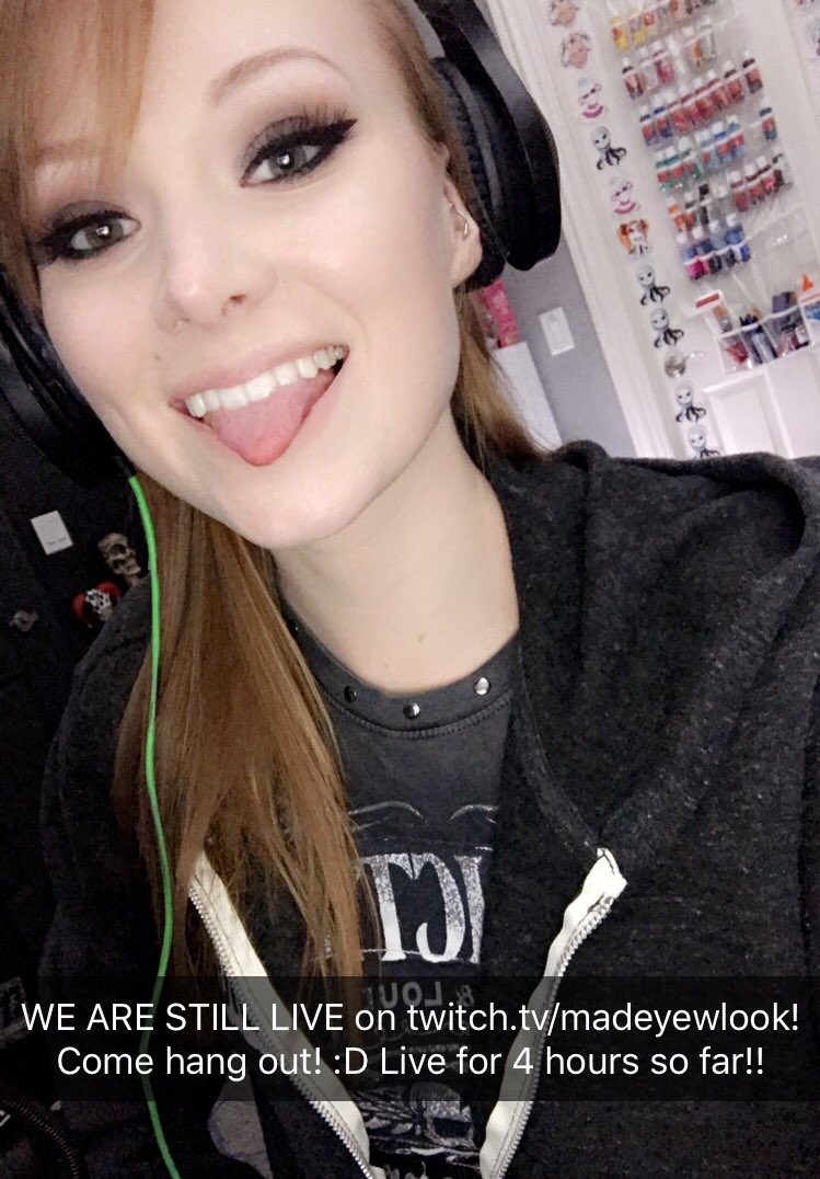 Rachel Rinker (@onabedoflies) | Twitter