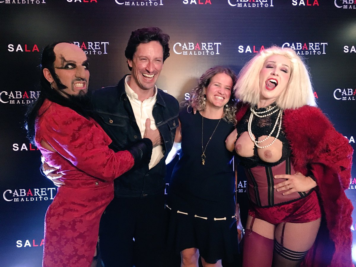CIRCO_HORRORES's tweet photo. ¡Los más lujuruosos son los más puntuales! @Fedelego llegó a #CabaretMalditoMx y la@sala está que arde https://t.co/IAqOV1cnHs