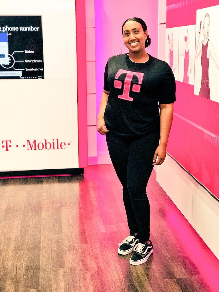 BallMarley15's tweet photo. CONGRATS 🍾🎉🎈🎊 @bex1170 ON HER NEW ROLE AS RSM AT OUR LODI LOCATION!!!! So excited to see your journey on leveling UP!!! Welcome to the best district alive!!!!! https://t.co/7FEVQaH69h