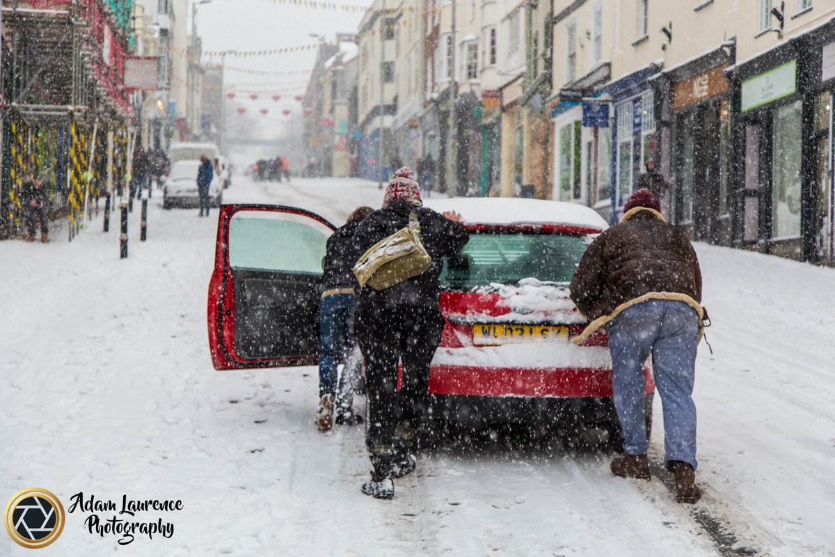 ALauPhoto's tweet photo. Spent the afternoon in the #snow in #Exeter. Traffic chaos, beautiful landmarks, snowball fights, and frozen rivers amongst much more! #SnowDay #TheBeastFromTheEast #StromEmma #photography #photos @DevonLiveNews @colleentsmith full album: https://t.co/OHRc3hD23F https://t.co/EN6u9Y3sWU