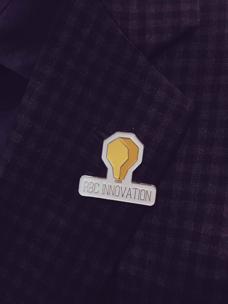 NoraVBieber's tweet photo. Spotted 👀 Our team SWAG is everywhere at #EntWeekUofT. Proud Chief SWAG Officer over here 👇🏼🙋🏻 https://t.co/McI9xFPars