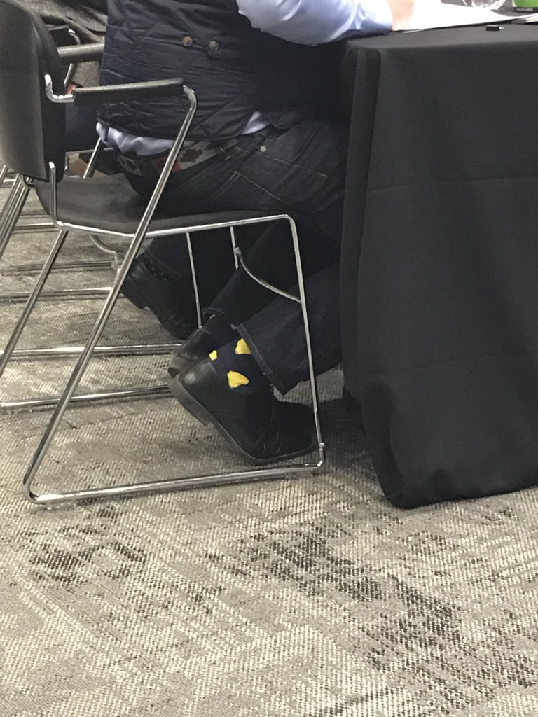 NoraVBieber's tweet photo. Spotted 👀 Our team SWAG is everywhere at #EntWeekUofT. Proud Chief SWAG Officer over here 👇🏼🙋🏻 https://t.co/McI9xFPars