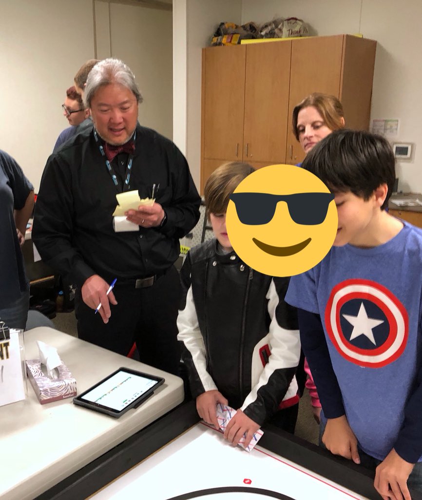 HighDeeGee's tweet image. Thank you Burt Lo for a fine job of judging our HRACS Inaugural tournament of sumo robots! #ev3mindstorms #STEAM