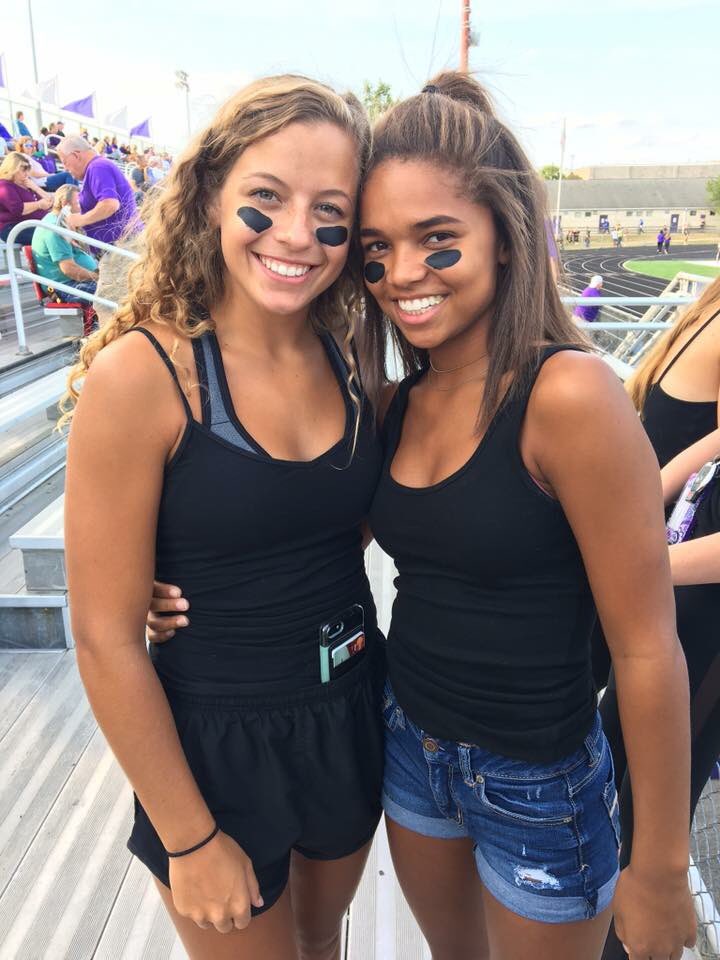 cassidyaders's tweet photo. Happy birthday Sarah 🐝!! Love ya sooo much ❣️❣️@sarah_bruhthea https://t.co/bJVCfVYF7j