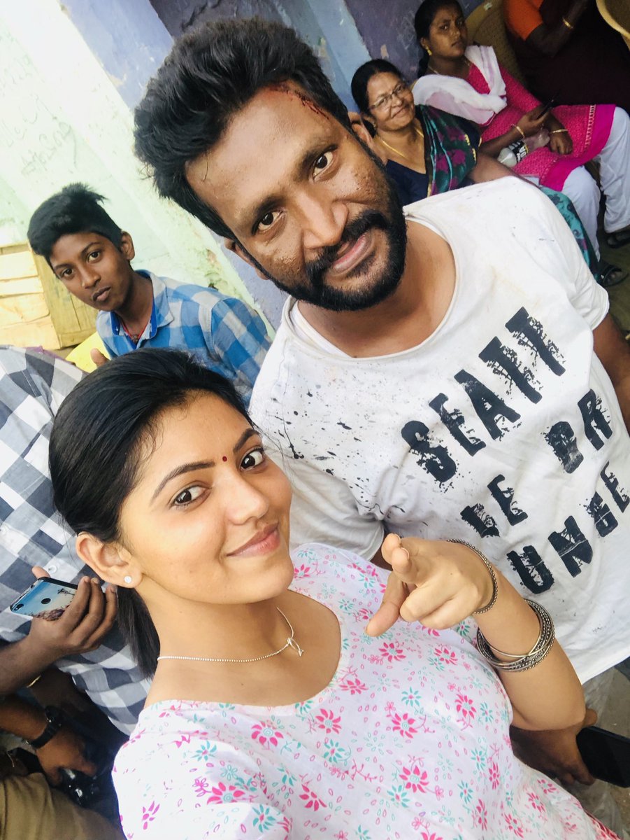 athulyaafan's tweet photo. சுட்டு பிடிக்க உத்தரவு Working Stills @AthulyaOfficial https://t.co/Tnhftb5aZE