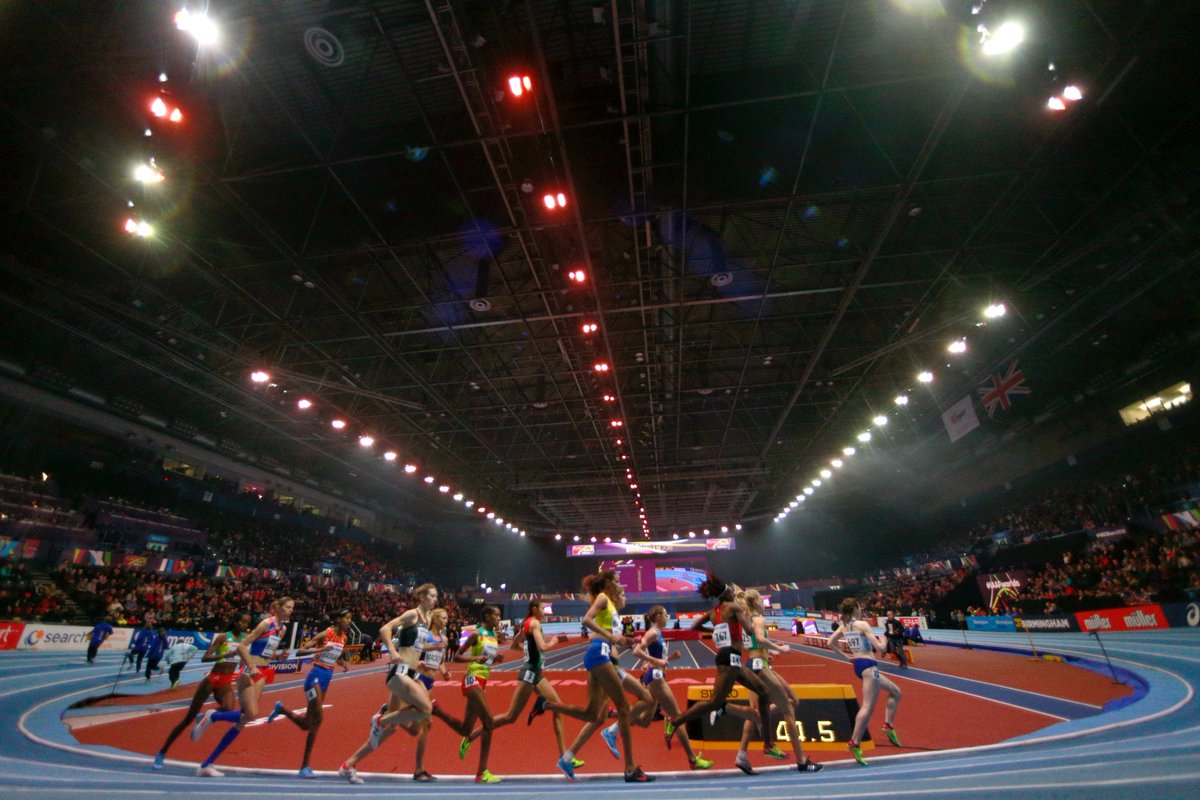Comienza en Birmingham el Campeonato Mundial Indoor y un año más estamos aquí para transmitiros la imágen del atletismo. 

Abrimos  este mundial de atletismo con una imagen con la final de mujeres de 3000m metros. <a href="/atletismoRFEA/">atletismoRFEA</a> #deporte #fotografia #Birmingham2018 #Atletismo