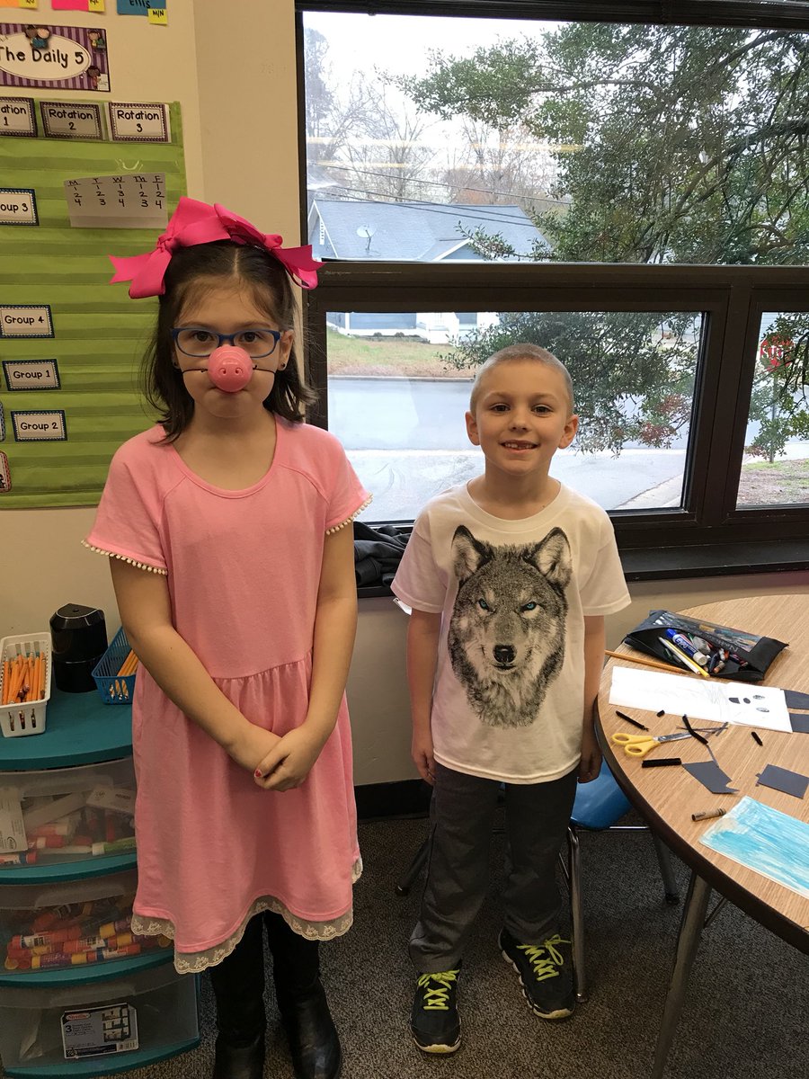 Shouseteach's tweet photo. What a sweet bunch of animals I have in first grade!  
#ReadAcrossAmerica 
#WhosGotItBetterThanWES 
@WendellMagnetES https://t.co/KrVEck6g6C
