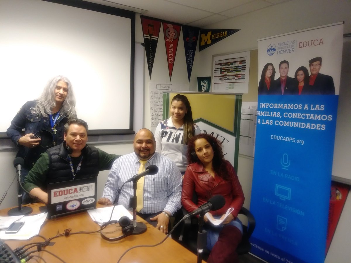 EducaDPS's tweet photo. En vivo y a control remoto desde la Preparatoria Summit Academy de DPS.
#Educaradio
#Dps
#SummitAcademy https://t.co/9NOifWKxeR