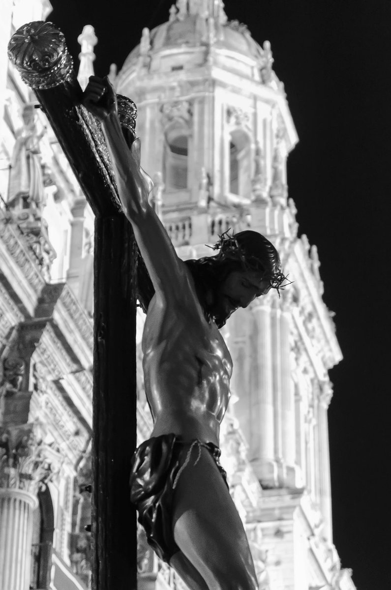 Arguments's tweet photo. ''En los buenos momentos y en los malos, tenemos que llevar la cruz de Jesús, no delante, sino detrás de él, como Simón de Cirene, hasta la cumbre del Calvario'', San Damián. https://t.co/4sI5kQXqAB