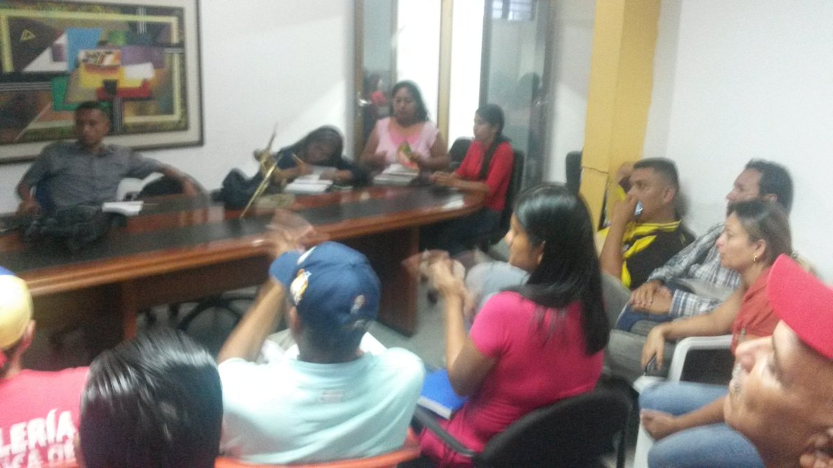 ROBERTOLOBOT's tweet photo. Comenzó reunión con el el equipo político y UBCH de Nuestro Municipio Bolivariano de Torbes 
@NicolasMaduro Presidente
@ROBERTOLOBOT Alcalde
#juntossomoslaesperanza 
#Generaciondeorodetorbes
@PartidoPSUV @YvkeTachira @FreddyBernal @irisvarela @correoorinoco @diomar_rueda4 https://t.co/H6yG434tXo