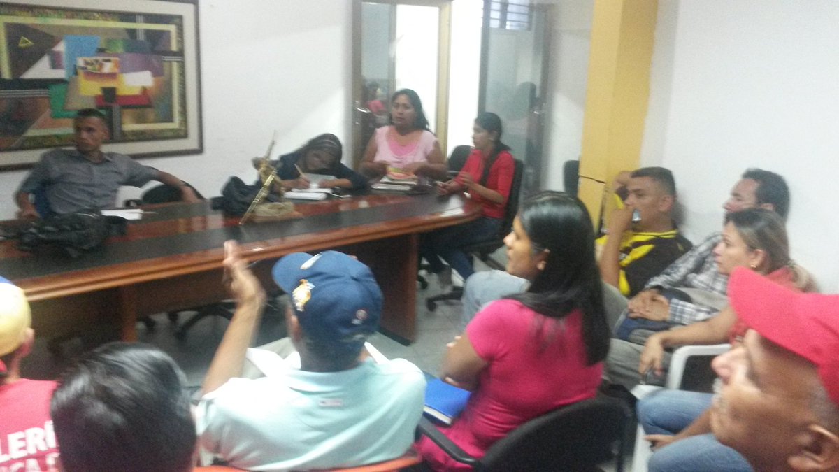 ROBERTOLOBOT's tweet photo. Comenzó reunión con el el equipo político y UBCH de Nuestro Municipio Bolivariano de Torbes 
@NicolasMaduro Presidente
@ROBERTOLOBOT Alcalde
#juntossomoslaesperanza 
#Generaciondeorodetorbes
@PartidoPSUV @YvkeTachira @FreddyBernal @irisvarela @correoorinoco @diomar_rueda4 https://t.co/H6yG434tXo