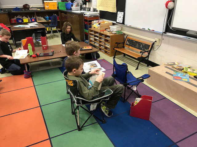SchDistofMilton's tweet photo. @gomiltonwest 1st grade students share a smile and celebrate #ReadAcrossAmericaWeek with some good Dr. Seuss books this afternoon. #SDMReads #MiltonPride https://t.co/ah9ph6kaPx
