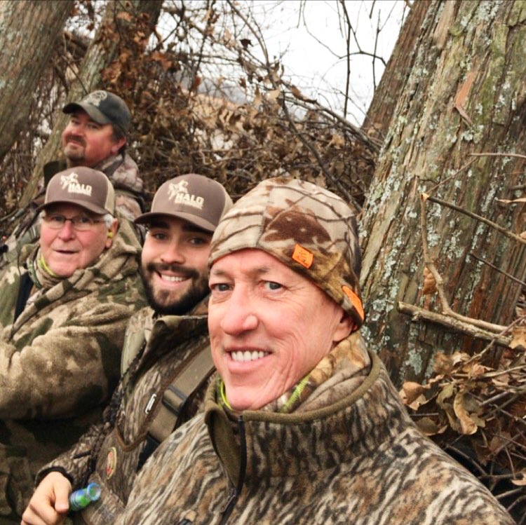 Prayers for our good friend <a href="/JimKelly1212/">Jim Kelly</a> Cancer May be back but prayers can over come it again!! Love ya bro #PrayersforJK