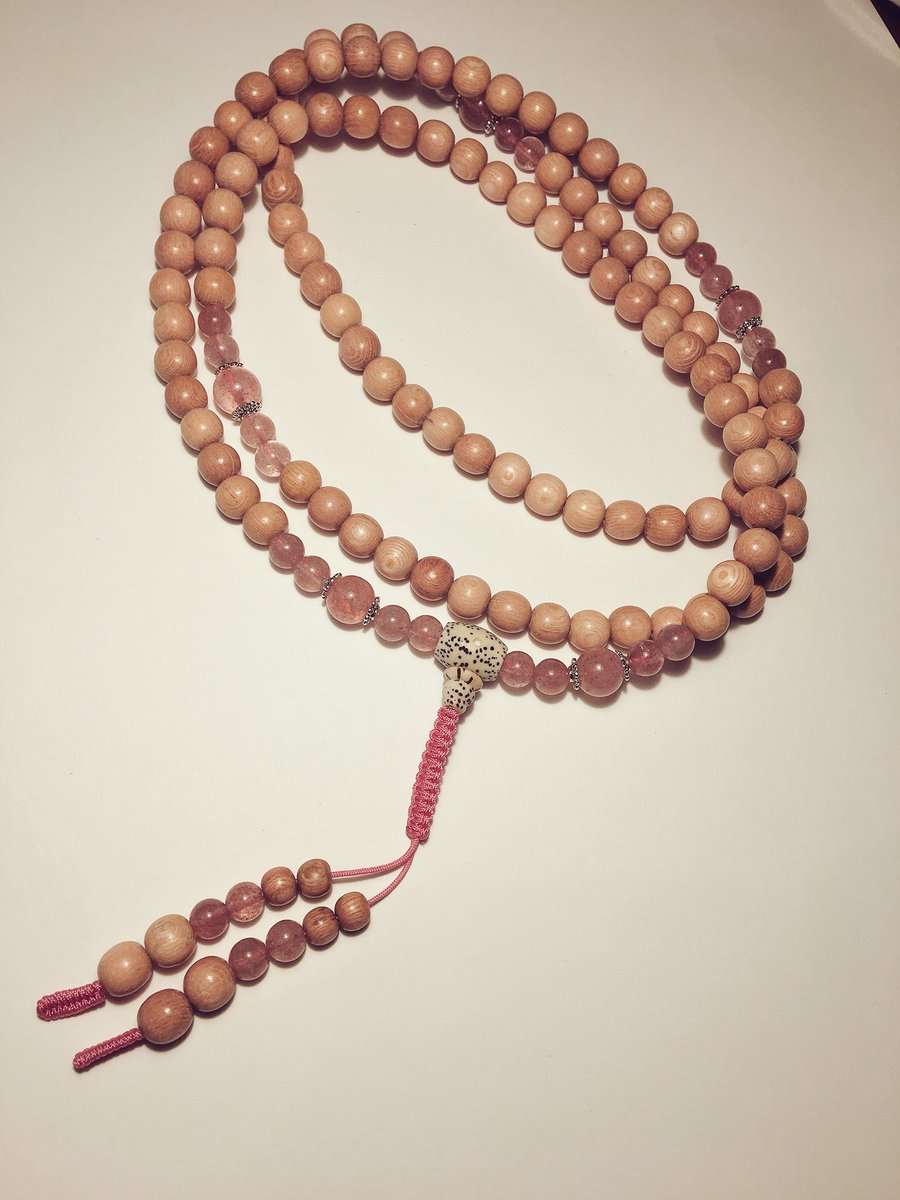 _Chi_Me_'s tweet photo. Heal the heart with this cherry quartz mala made up of 108 rosewood beads and a beautiful lotus seed guru bead. Full of positivity, peace and light it aids in the release of negativity and tension. #mala #meditation #focus #positivevibes #inspiration #handmadejewellery https://t.co/v6IkknRkB6