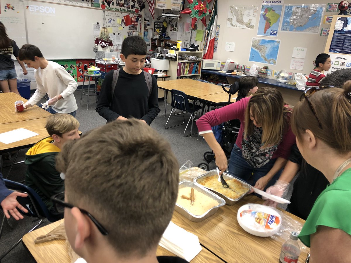 MontgomeryCVUSD's tweet photo. It’s fiesta de in Spanish class! @MaestraMachado #MMSgearup https://t.co/XlfTXRWZVz