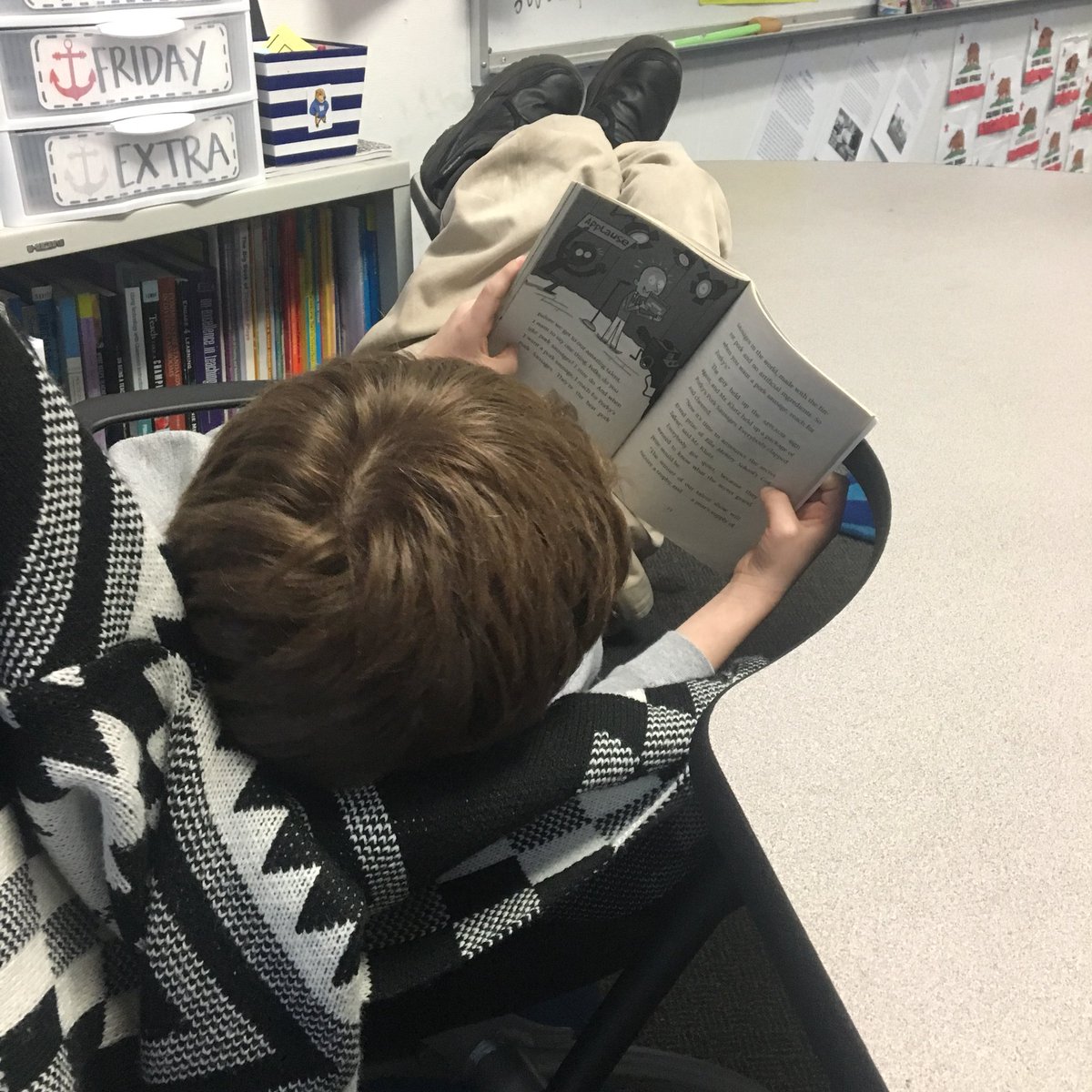 ms_paese's tweet photo. Stop..drop...and READ. #readingdrills #ReadAcrossAmerica2018 #woodbridgewoodchucks #RCSDchampions https://t.co/cwZq3B5u5g