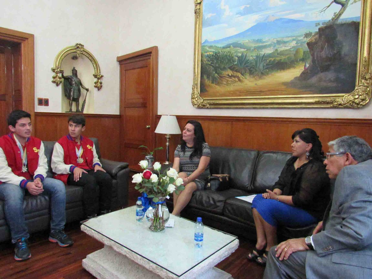AytoTlaxcala's tweet photo. Reconoce Anabell Ávalos a estudiantes destacados en Robótica
En la VII edición de la Liga Latinoamericana de Robótica efectuada en Ecuador, donde lograron obtener los primeros lugares.
https://t.co/9flBf7EBJE
#Tlaxcala #TrabajandoParaTuBien https://t.co/C3usmSp92k
