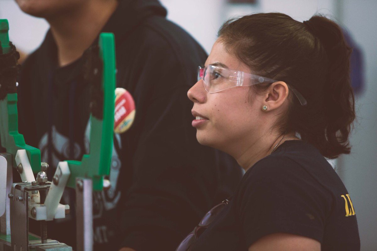 TECcampusCVA's tweet photo. Un mismo objetivo, un gran equipo... experiencias para toda la vida #FIRSTMx #Lebotics #PrepaTec 🤖🕹👾🤘🏼Campeonato regional @FIRSTMexico
📸: Comunicación Región Sur https://t.co/12FTMwfdxA