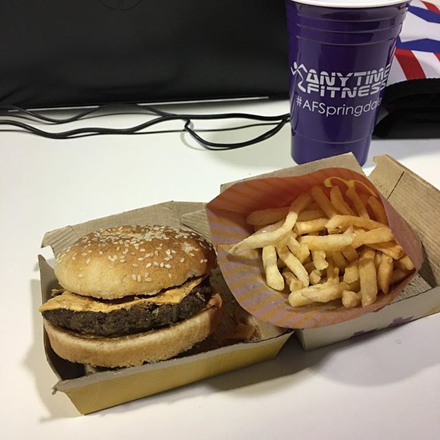 AnytimeFitNWA's tweet photo. This has been sitting on our desk for exactly 1 year today. Most folks that come into our office mistake it as fresh. The only noticeable change is that the 🍔 🍟 have shrunk in size. What are you putting in your body? #afspringdale #anytimefitness https://t.co/LvDiRRskJN https://t.co/2Co15PFdoa