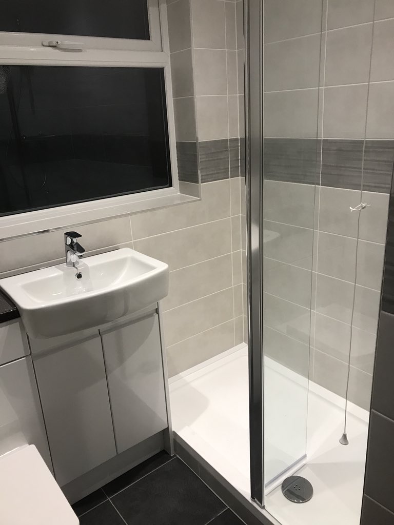 RC_Tiling's tweet photo. Our Latest masterpiece.....amazing what you can fit in a mega small bathroom if you push and tweek😉👍 https://t.co/HAuns8qyx6