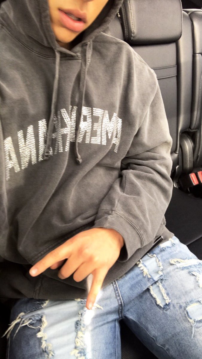 matthunter123's tweet photo. Only Good Vibes 🙅🏽‍♂️🙅🏽‍♂️🙅🏽‍♂️ https://t.co/oRDuEuJo2Y