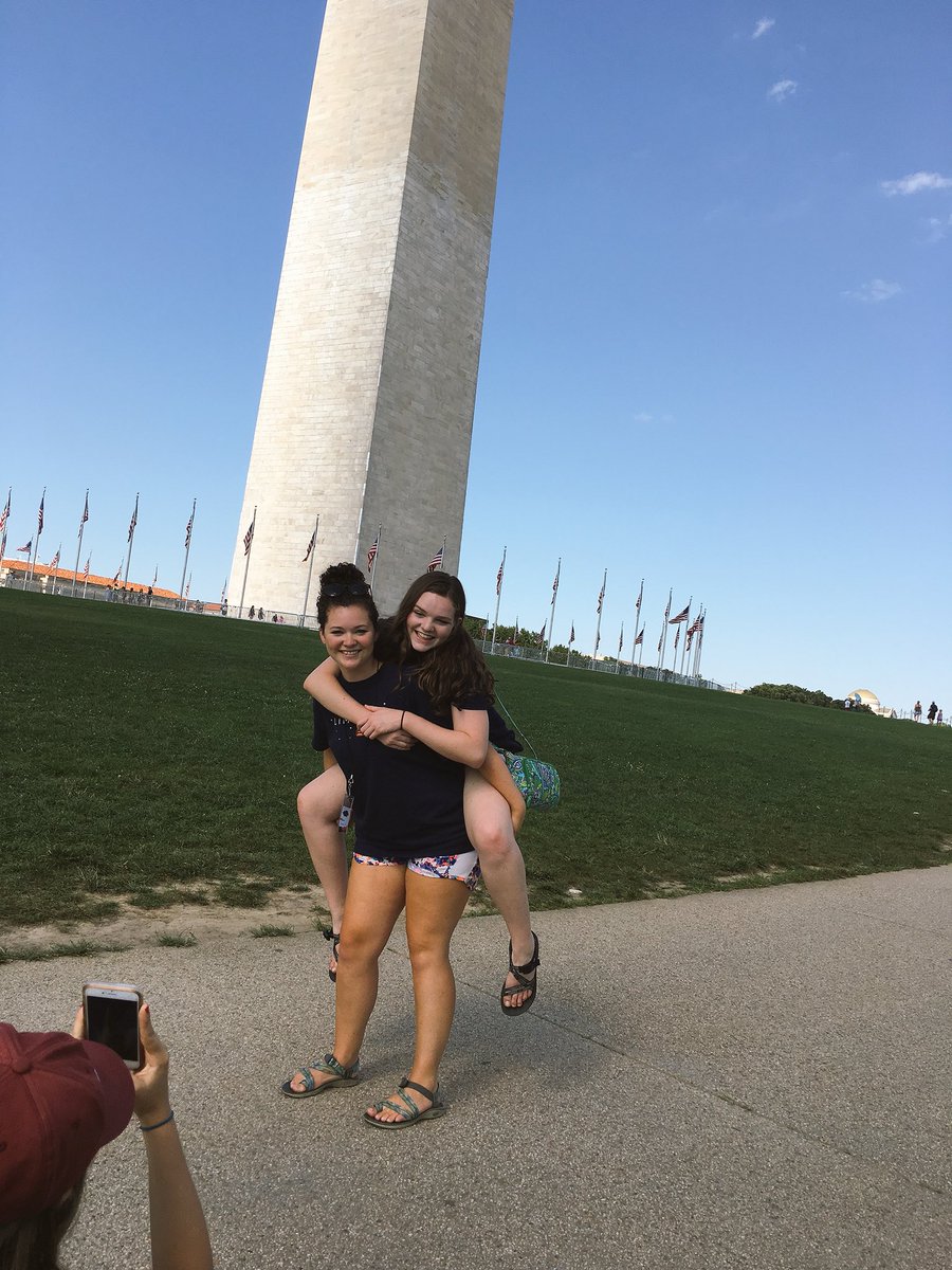 EmilySuzanne01's tweet photo. emma!!! HAPPY BIRTHDAY!! Here’s some pics bc we always look so good together haha.  love ya❣️❣️ https://t.co/ldMZNSRWP4
