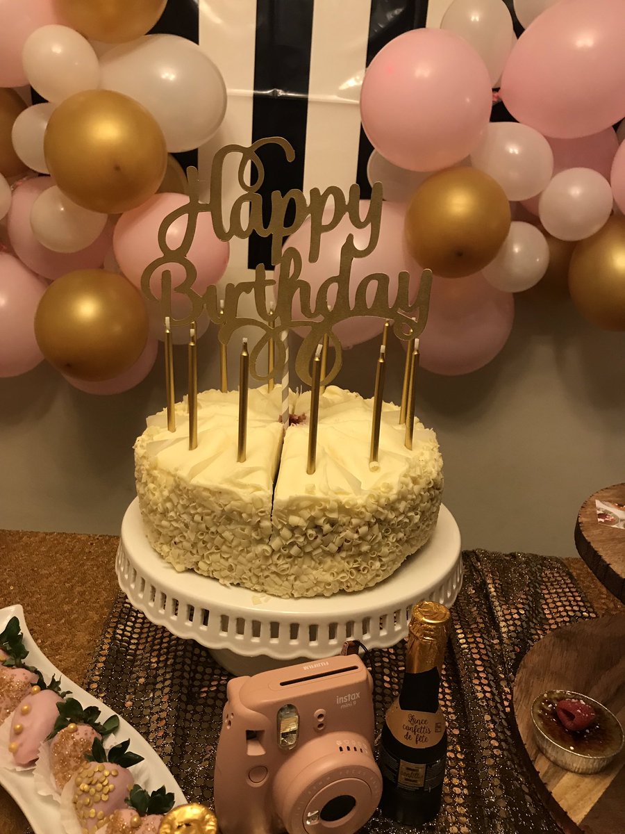 JenniferNx3's tweet photo. So grateful for everyone and everything for this amazing early birthday party 😻💓 https://t.co/qfQHMHtfLv