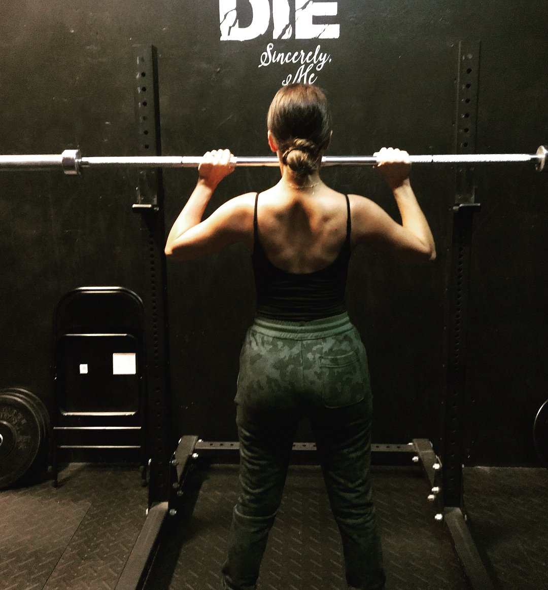 csagnes_5's tweet photo. Regrann from @gutierrezelizabeth_ @Elygutierrez19 - Here we go March 💪🏻👊🏻🔥..... nadie dijo que sería fácil.. pero vale la pena.. @fitnessbybbf #littlebittle #focused #iseeyoumuscles - #regrann https://t.co/UlSko2p6ix