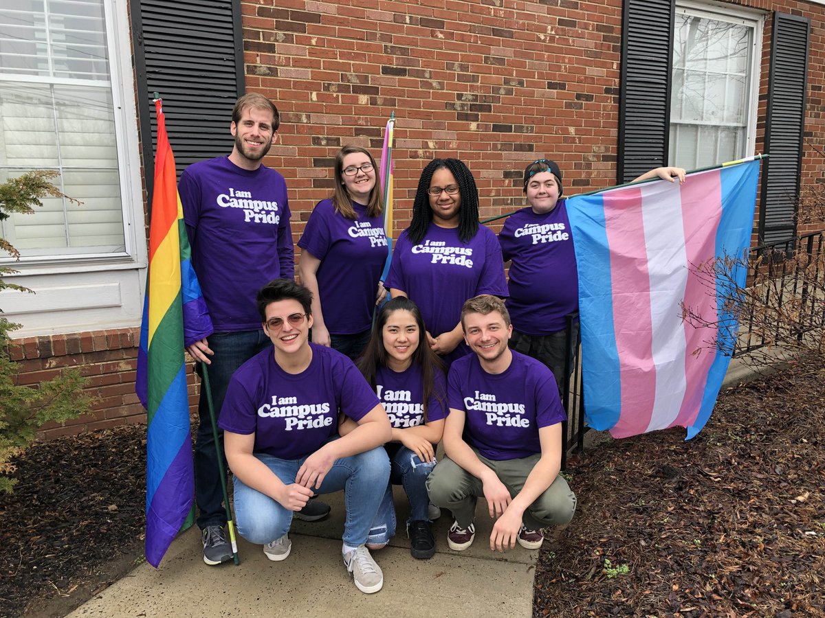 campuspride's tweet photo. Wonderful visit by @almacollege #altbreak to @campuspride this week... #servicelearning #lgbtq https://t.co/bb8D8AZD7f