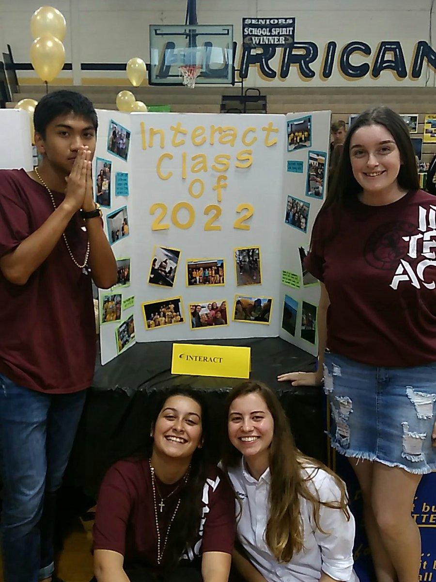 CHS_Myers's tweet photo. Interact booth for incoming freshman looks great @chsinteract1718. Time for the class of '22 to make a difference #OneHurricane https://t.co/U5jEBz142r