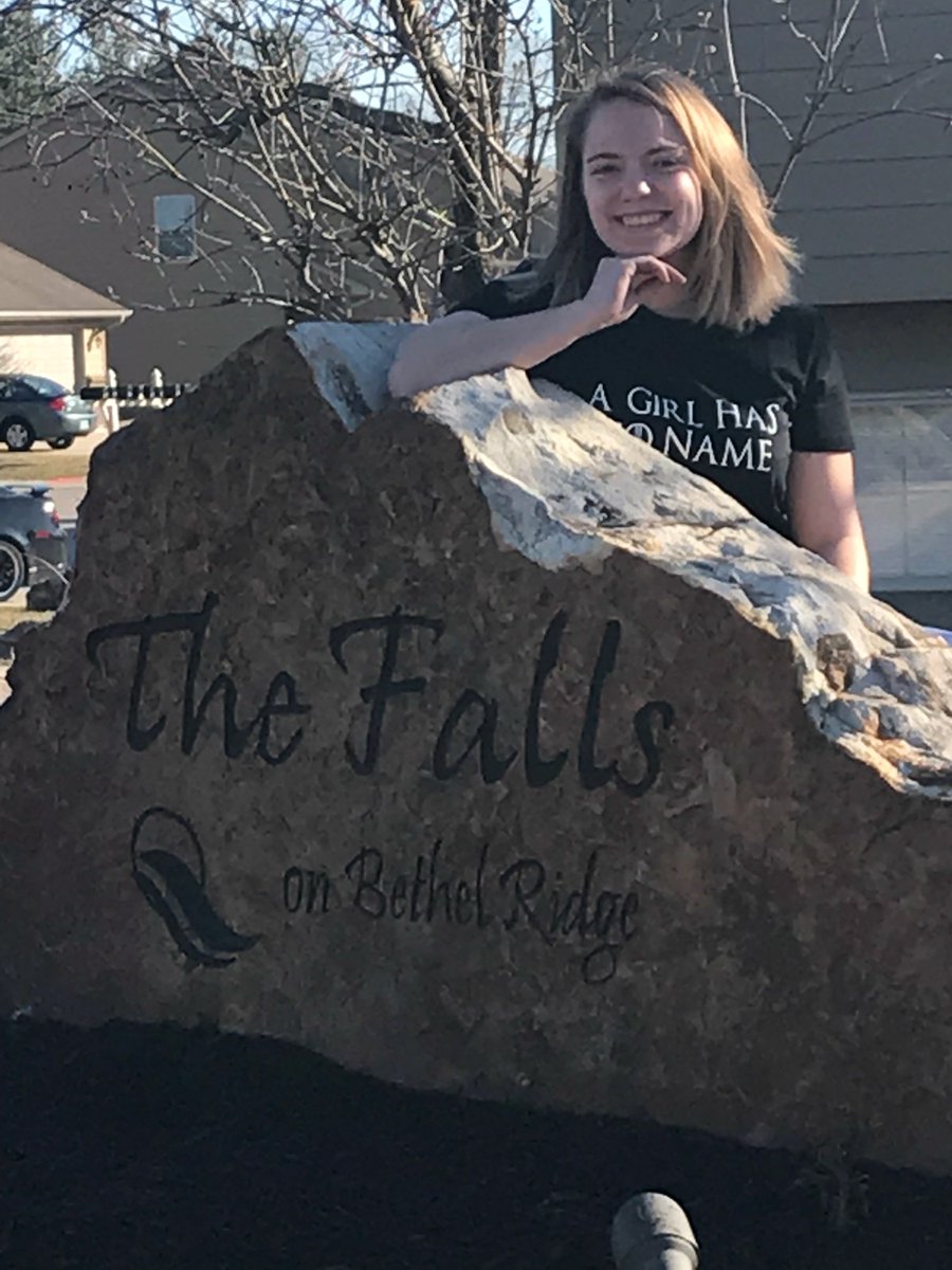 fallsofcolumbia's tweet photo. Meet Jennifer, another one of our Community Ambassadors. Jennifer is currently a Finance major at Mizzou and plans to go into wealth management. We are very excited to have her start at The Falls! https://t.co/TyI4zbZV24
