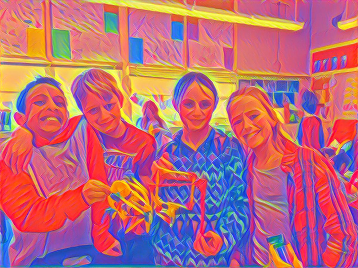msrussells4_5s's tweet photo. Building simple machines in science today! We built a chainsaw, flagpole, sailboat, car window, scissors, and hockey sticks! #haysboroloveslearning https://t.co/3tB2pagiih