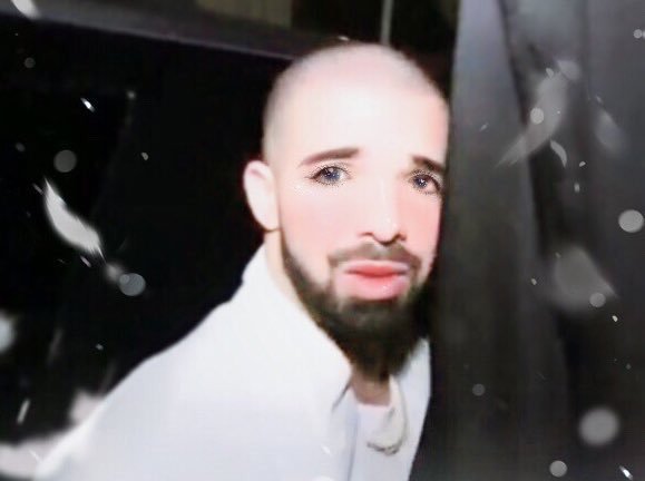 FLOTJM's tweet image. Her: