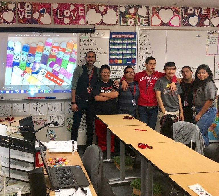 KoolKrewLV's tweet photo. Thank you Jasmine Estrada for coming and doing an art project with the Kool Kids! The Kool Kids had a blast! @HHSCougars @vlandesfeind @CVUHSDnews @theCVway @_HawthorneCA #art #education #makingmemories #makingadifference #itswhatwedo #cougars #teamKoolKidz #KoolKidz https://t.co/aGREr9s9Ev