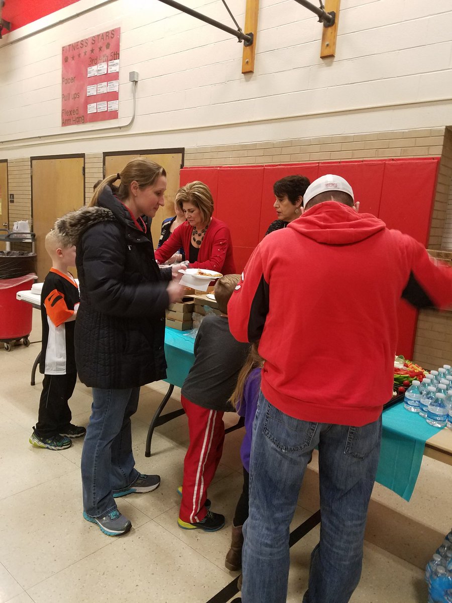 PARKWDprincipal's tweet photo. Family Literacy Night at Parkwood https://t.co/Cs7dkpSKdp