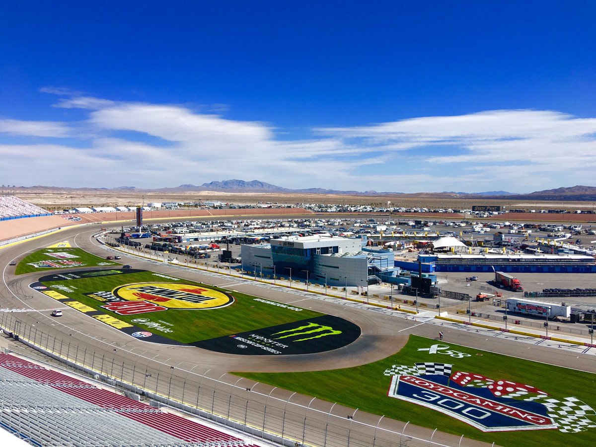MarcusSMI's tweet photo. In case you still need to make your weekend plans ... here you go!
#NASCARGoesWest  
Click here 👉  https://t.co/EzQWxH23t6 https://t.co/gw955TVhEQ