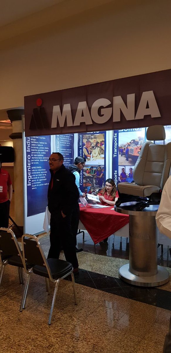 snecoahuila's tweet photo. Con la representación del Secretario del Trabajo @RomanCepeda la subsecretaria de empleo @nazirazogbi inauguró la 1a. #FeriaDeEmpleo #Acuña2018 durante esta feria se vincularon más de 400 buscadores de empleo con más de 600 vacantes de 23 empresas @mrikelme @SETRA_COAH https://t.co/Tq6LoakHQ8