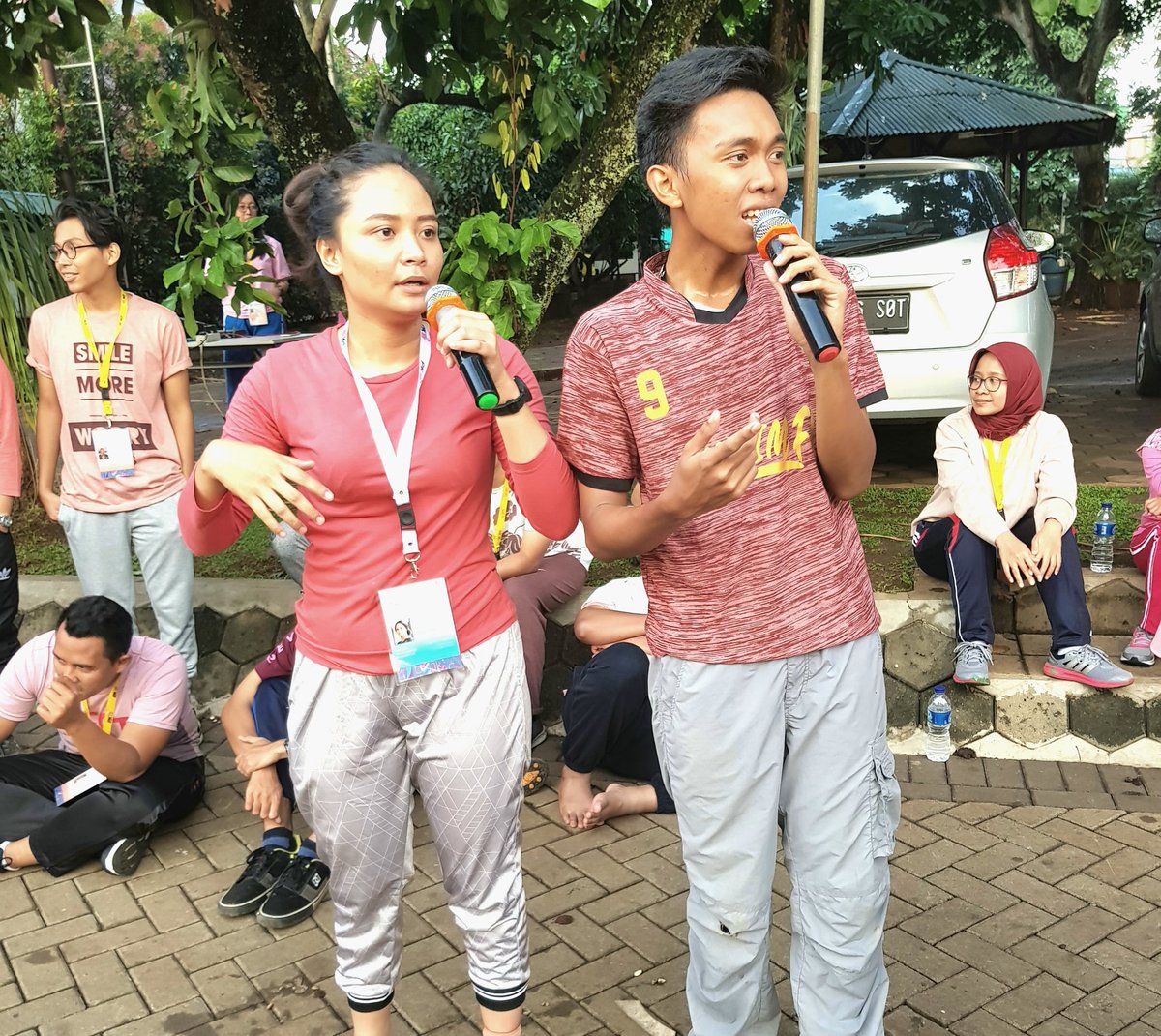 arvindkawitri's tweet photo. Kegiatan integrity sport pagi ini yaitu futsal dangdut dimeriahkan dengan Kostum "as pink as you can". https://t.co/qWxIRhhBQd