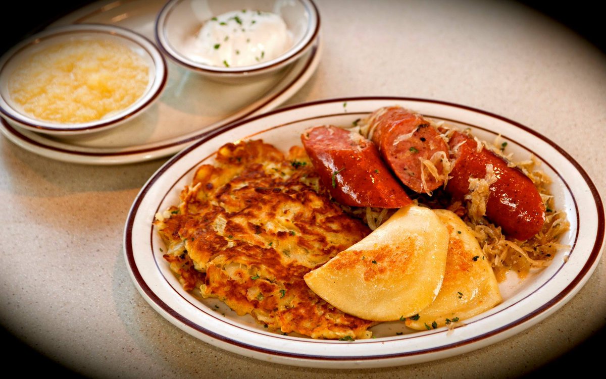 LeosConeyMI's tweet photo. It's Polish Night at our Macomb and Shelby Township stores! Try our Polish Combo with pierogi, potato pancakes, Polish kielbasa, and sauerkraut served with applesauce and sour cream. #leosconeyisland #polishfood #foodie https://t.co/plq3m8D9UX
