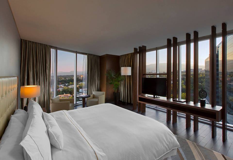 Es tiempo de relajarse en una de nuestras Heavenly Beds #WestinSantaFe #SleepWell ow.ly/CMHu30gcM0Y
