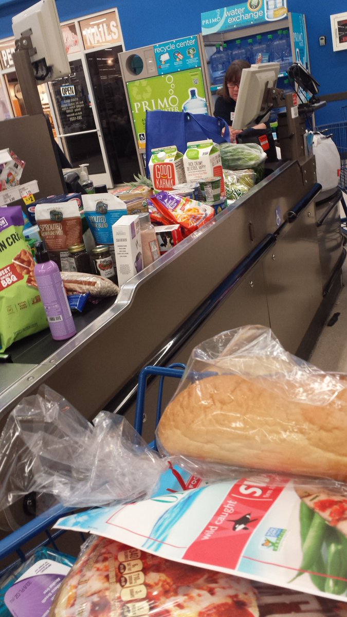 pczerew's tweet photo. @meijer Open lane, w/ cashier, no scanning, 7 min wait for a manager.  What's a "keyout"?  Lane 25, Cascade Meijer. https://t.co/U2FCrPAkSo