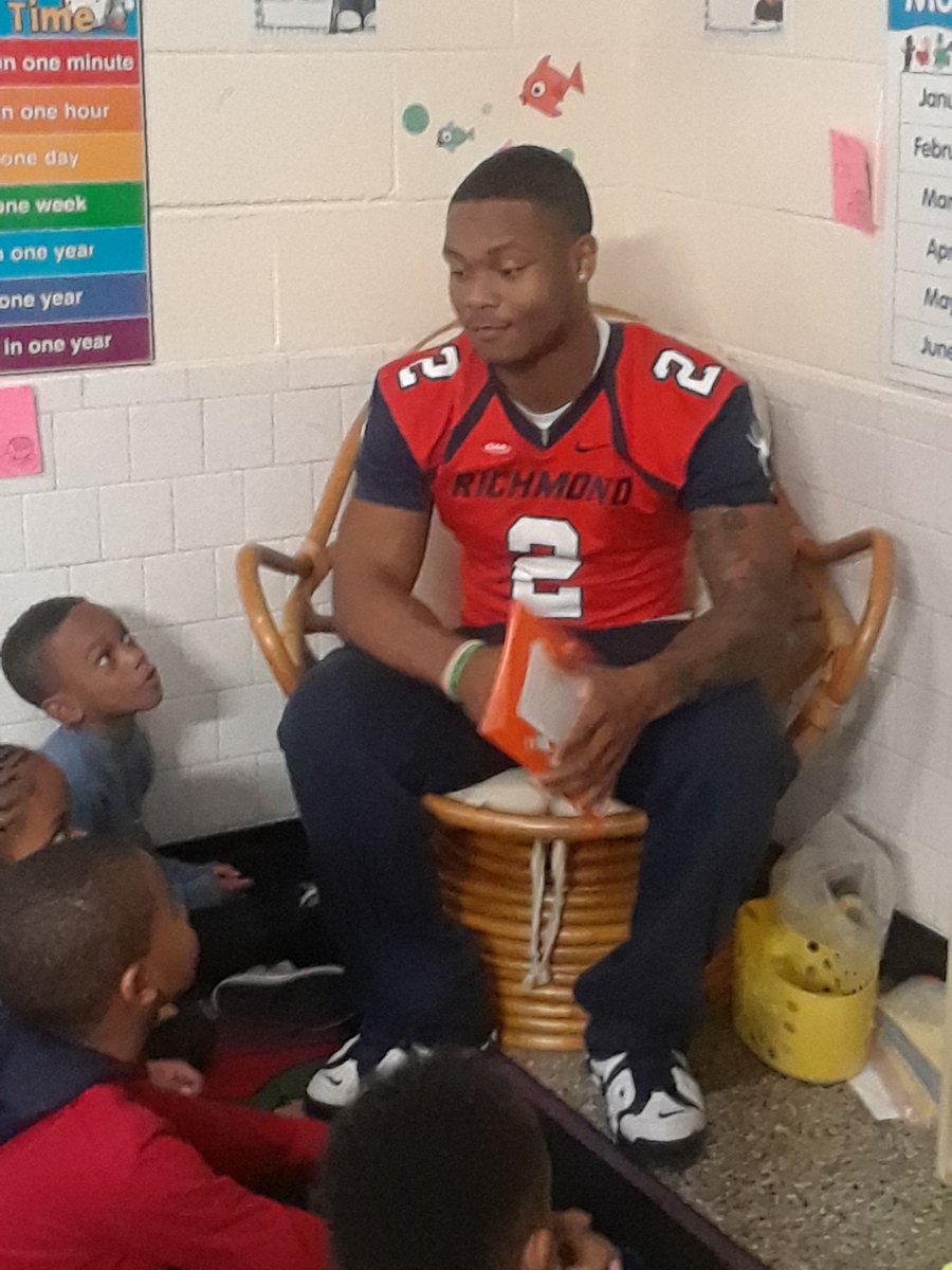 JLAdamsGators's tweet photo. Shout out to @SpiderFootball &amp; @zayglizzy_ @JB_rownII @RUBIN_JUSTIN_ &amp; @C_Cole3 for coming out to read to our @JLAdamsGators on Wednesday. It meant the world to our students! #SpiderPride #CommunityEngagement🕷🏈@HenricoSchools @HenricoElem https://t.co/0z9KC1t73E