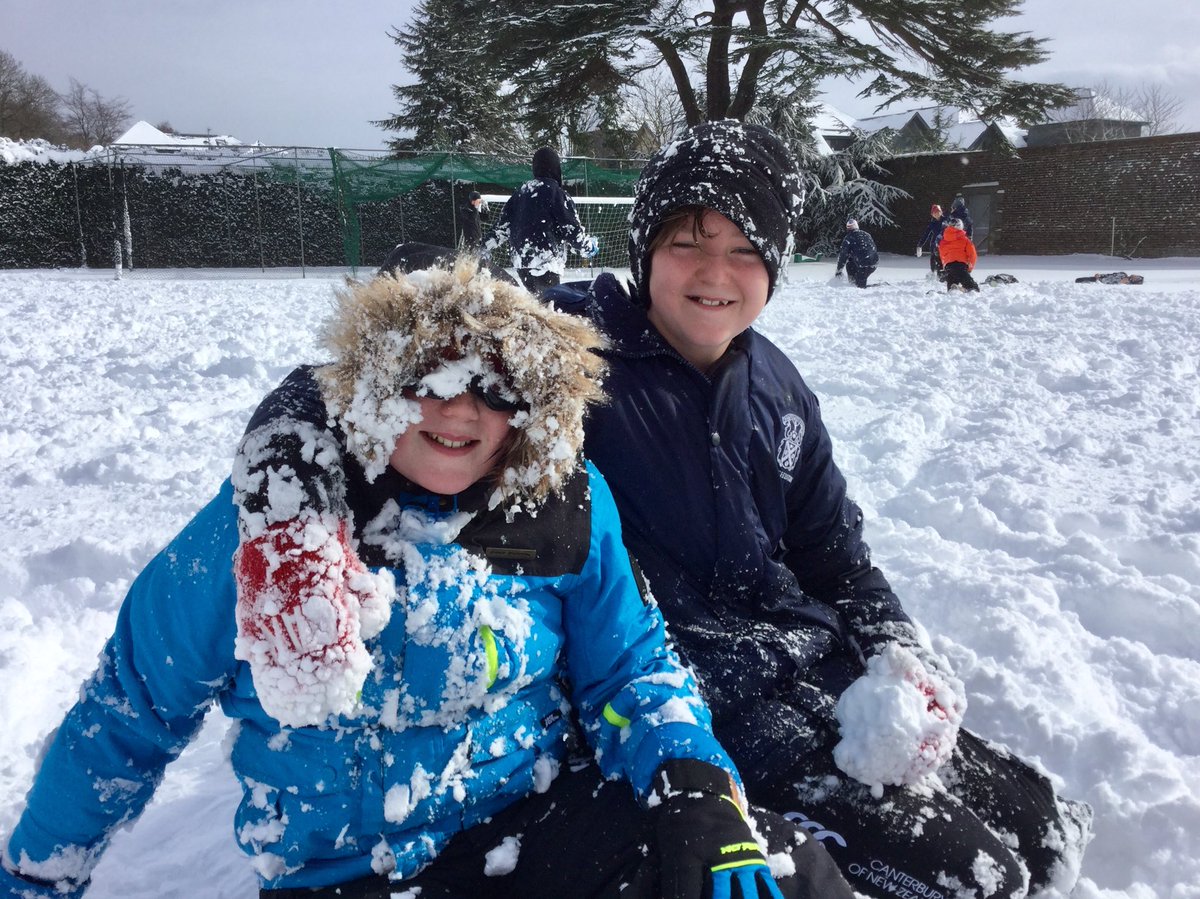 MerchiJuniors's tweet photo. It really is a privilege caring for these wonderful boys! #jobsatisfaction #SnowDay18 #TheBeastFromTheEast #ILoveBoarding #BSA #fun #friendship โ๏ธโ๏ธโ๏ธโ๏ธ๐๐๐ป https://t.co/twFvYy0t13
