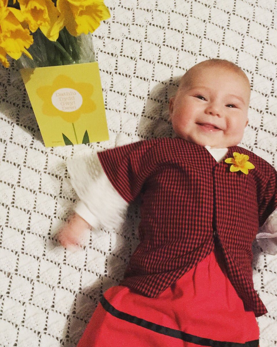 FfionPage1's tweet photo. Dydd Gŵyl Dewi Hapus #gwisggenhinenyndygapagwisghiyndygalon❤️ #Cymru🏴󠁧󠁢󠁷󠁬󠁳󠁿 #nawddsantcymru  #HappyStDavidsDay #Wales #Welsh #proud #Greta💗 #Ben💙 https://t.co/Gge4p64aX5