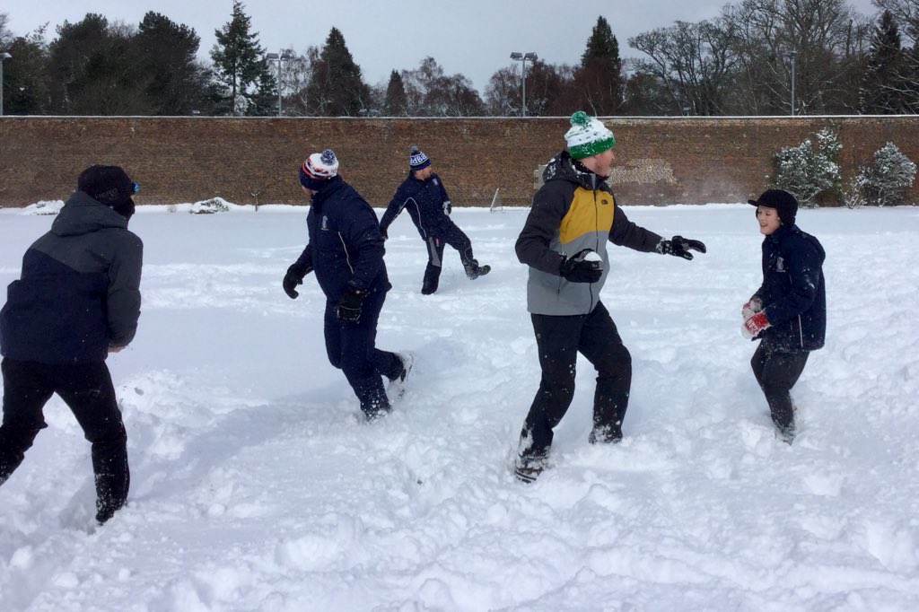 MerchiJuniors's tweet photo. Staff victory! For sure! #ILoveBoarding #greatoutdoors #fabulousfun #SnowDay18 #EdinburghSnow #memories โ๏ธโ๏ธโ๏ธโ๏ธโ๏ธ๐๐๐ป https://t.co/kxG8UZxw8f