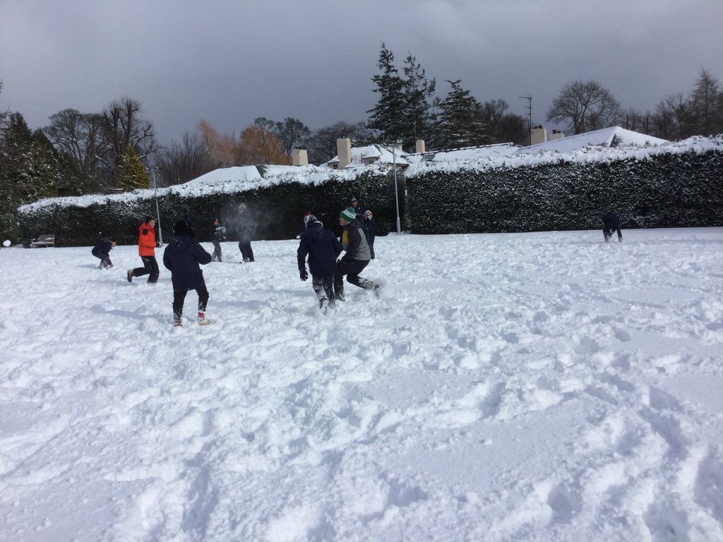 MerchiJuniors's tweet photo. Staff victory! For sure! #ILoveBoarding #greatoutdoors #fabulousfun #SnowDay18 #EdinburghSnow #memories โ๏ธโ๏ธโ๏ธโ๏ธโ๏ธ๐๐๐ป https://t.co/kxG8UZxw8f