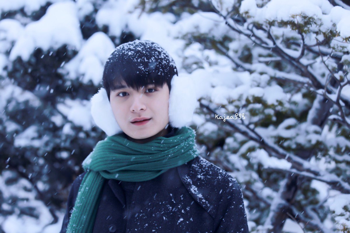 Perayajubjub's tweet photo. Snow and he just as beautiful 💕 , and he smile make my mind relax 😍
.
Cantik banget yampun , gmna cara ngegoda p'sing kalo istrinnya aja cantik gini😣 *mudursyantik .
.
Cr.Onpic 
#SingtoPrachaya #kristperawat🐢 #kristsingto #OishiSummer2018 #Hokkaido #Japanese #sotusStheseries https://t.co/zq1xQXGiUL